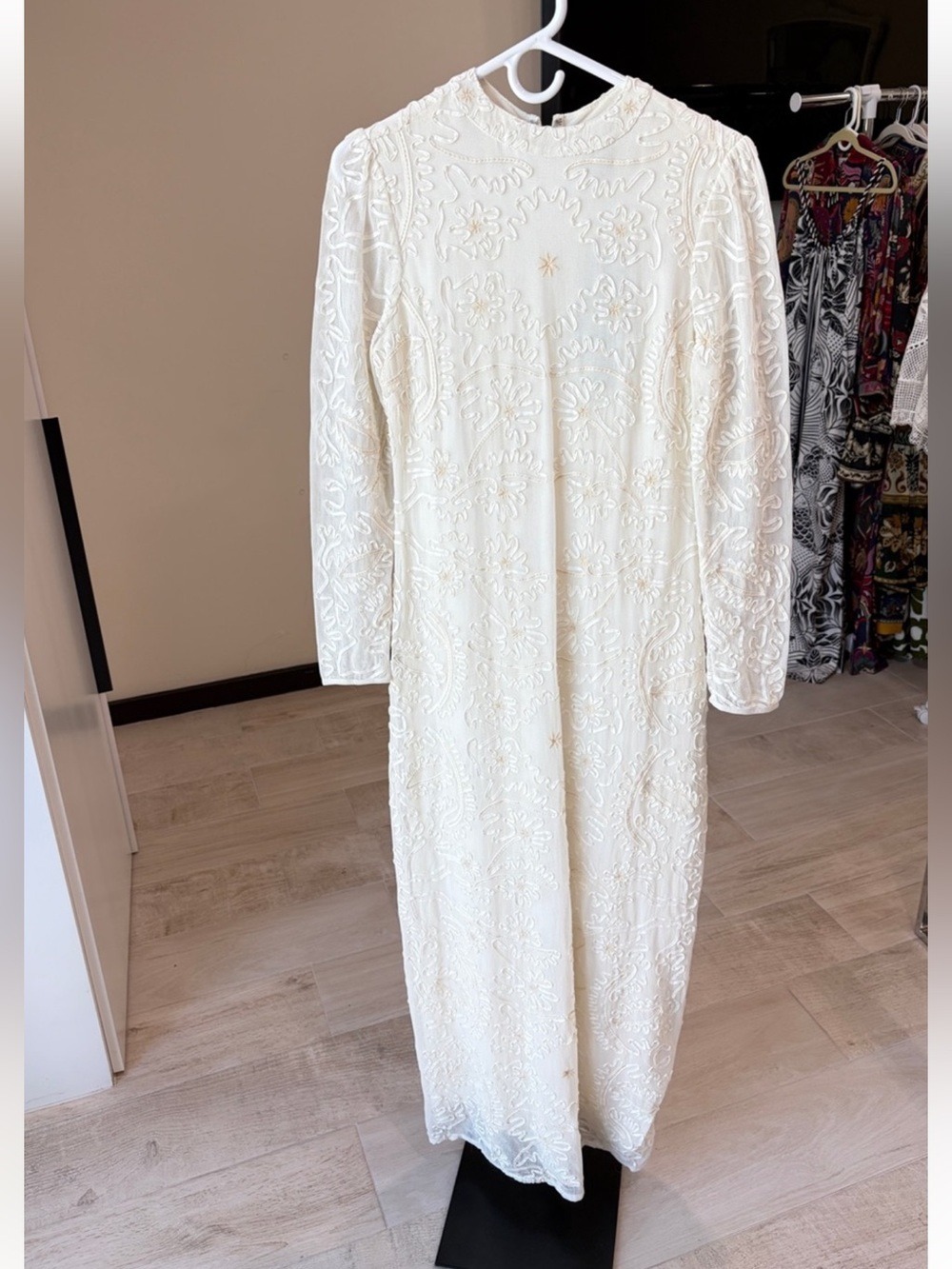 Farm Rio: Off-White Embroidered Crew Neck
Long Sleeve Maxi Dress - Picture 3 of 7